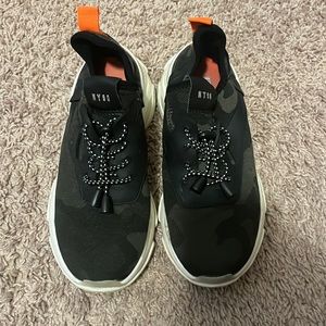 Steve Madden Sneakers